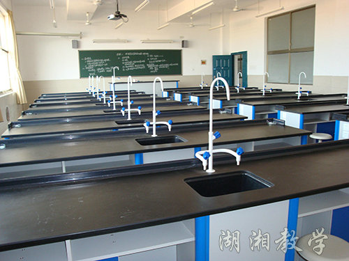 中学理化生实验室2